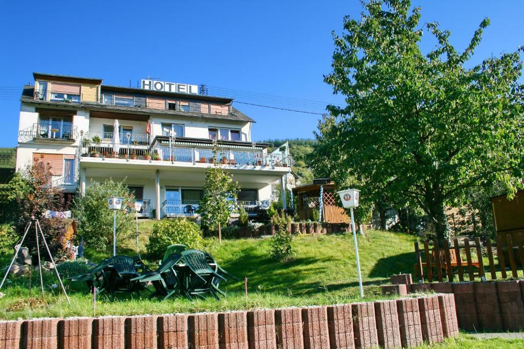 וינטריך Hotel Restaurant Moselblick מראה חיצוני תמונה
